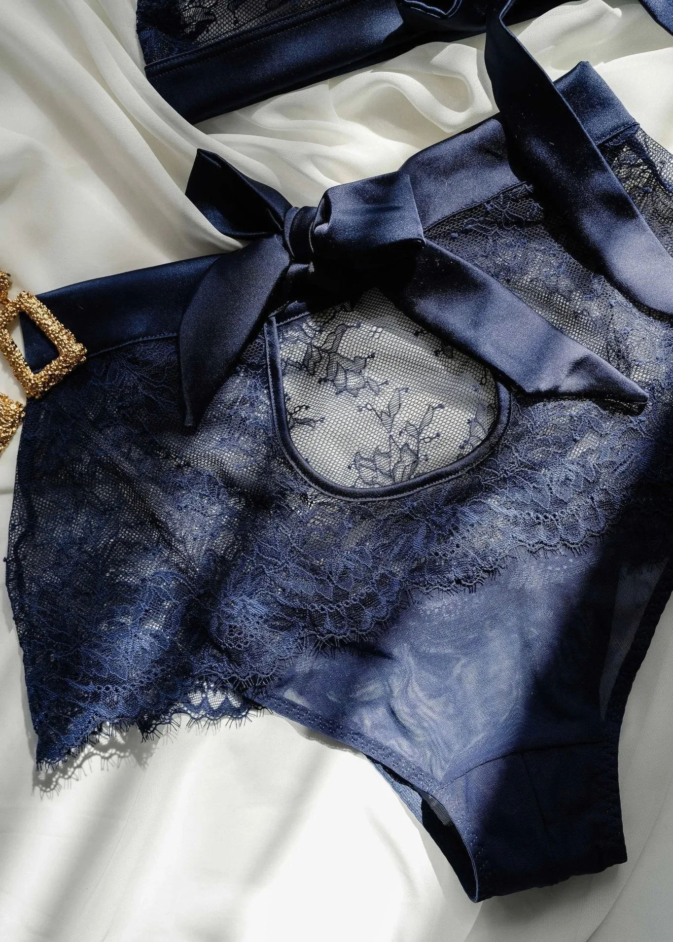 Eyelash Lace Bow High Waist Crotchless Panty - Navy