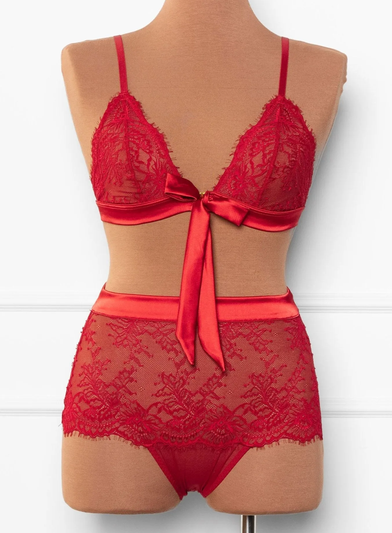 Eyelash Lace Bow High Waist Crotchless Panty - Red