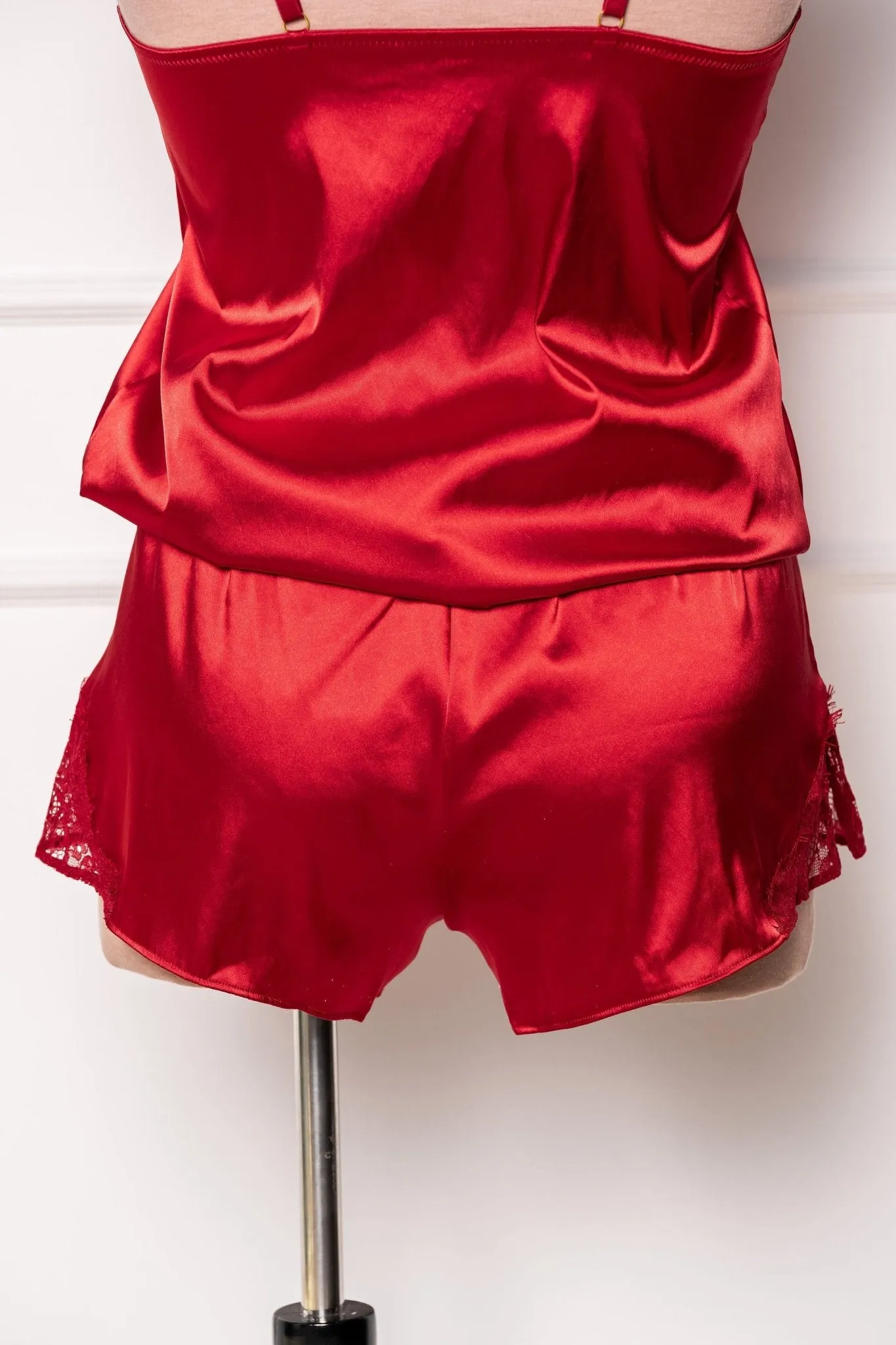 Satin & Eyelash Lace Short - Red