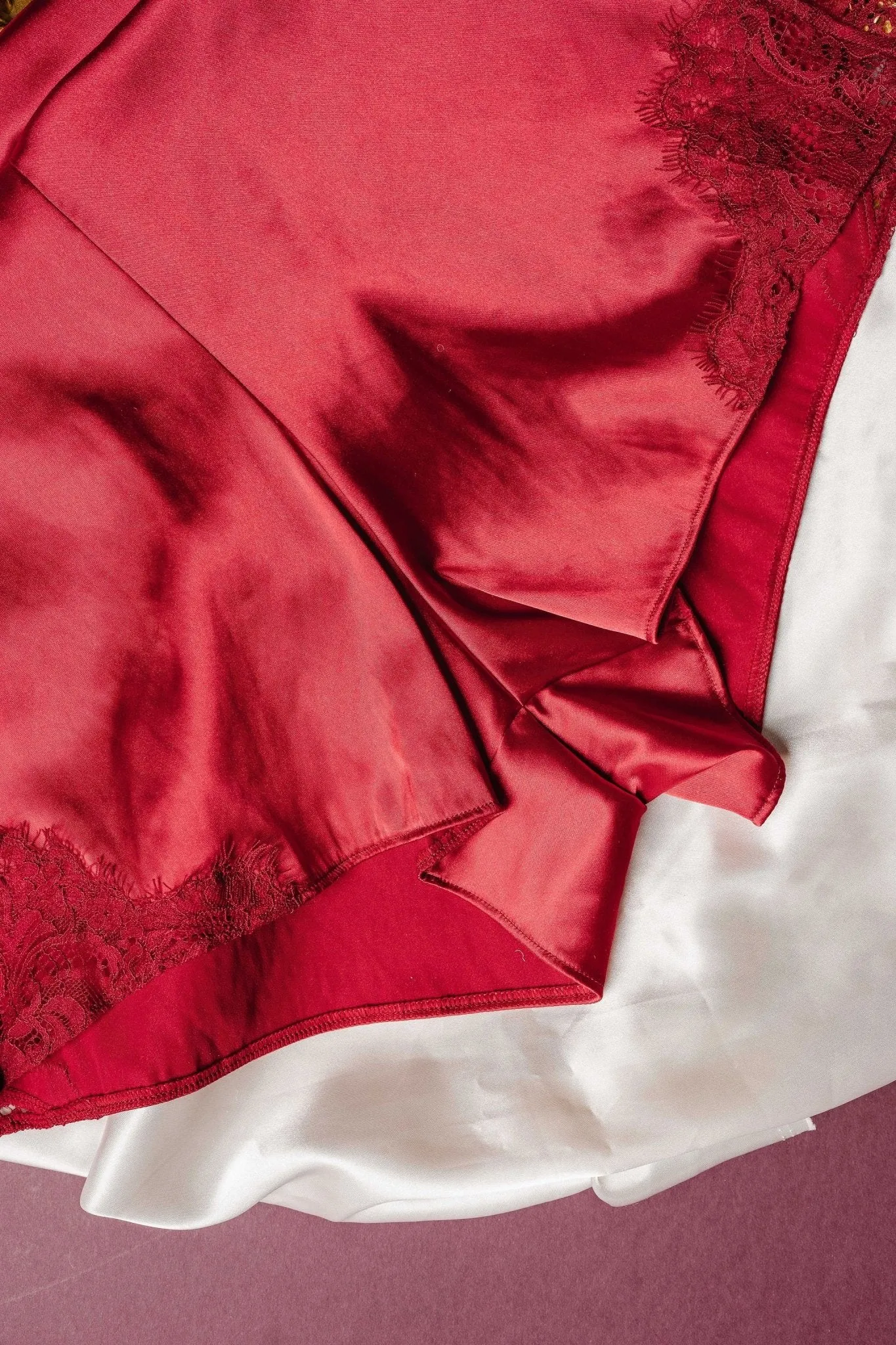 Satin & Eyelash Lace Short - Red