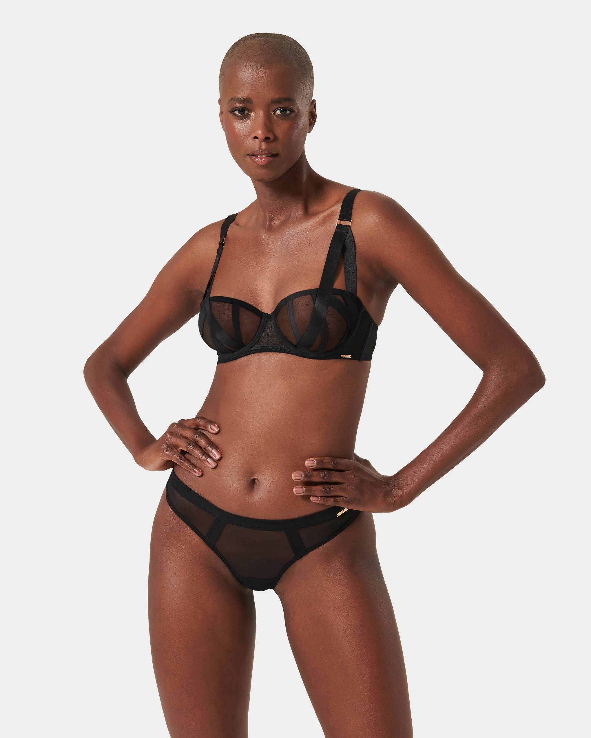 Set: Karolina Black